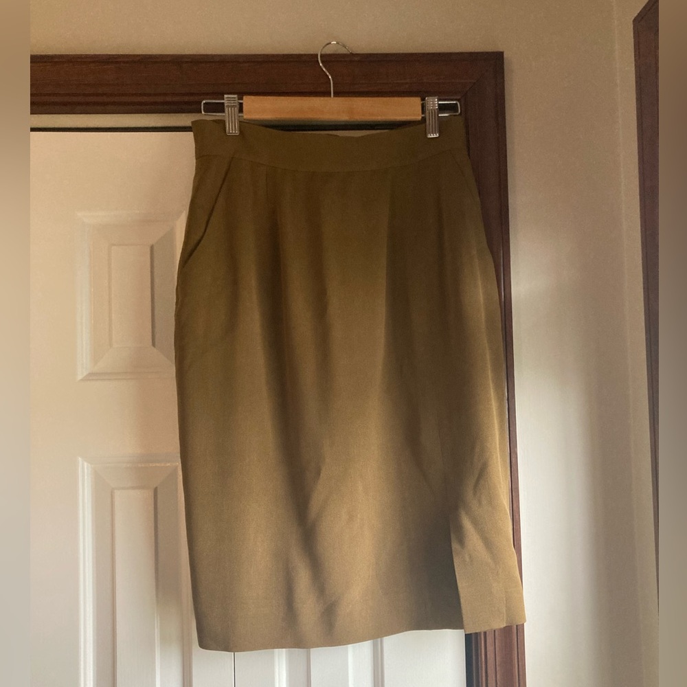 Dana Buchman Pencil Skirt